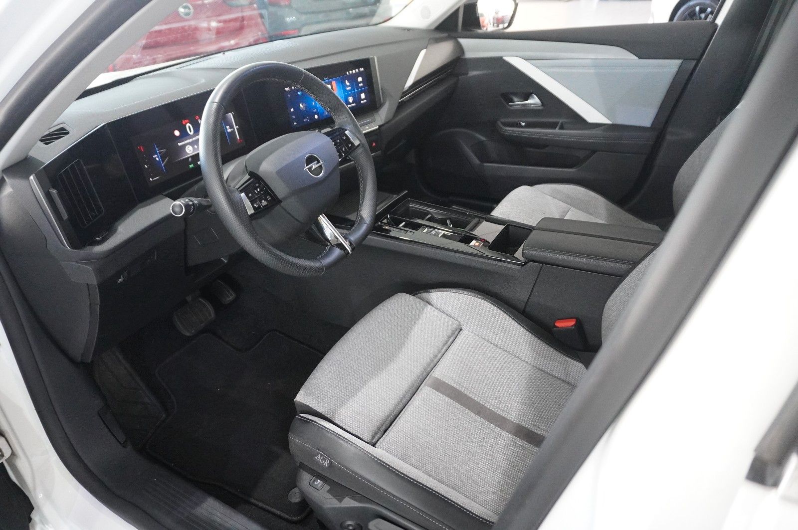 Fahrzeugabbildung Opel Astra L Lim. 1.2T ELEGANCE NAVI/LED/KAMERA/SPORT