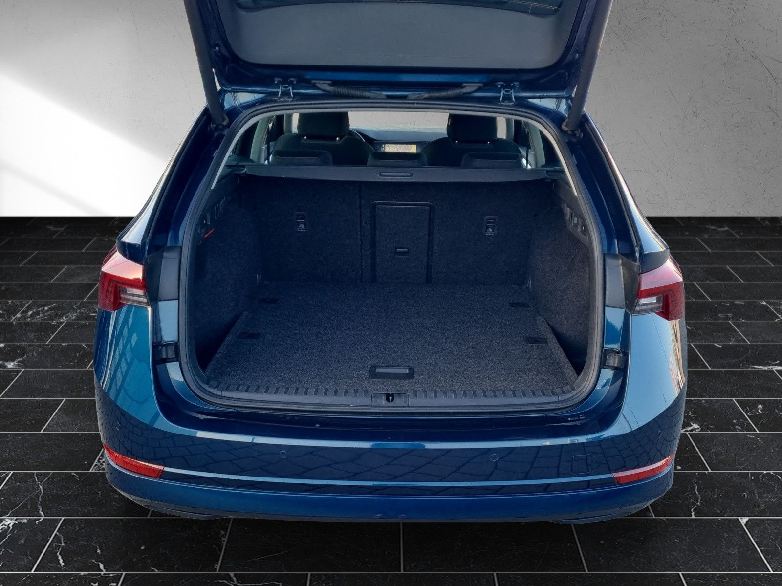 Fahrzeugabbildung SKODA Octavia 4 Combi First Edit. 2,0 TDI DSG Navi AHK