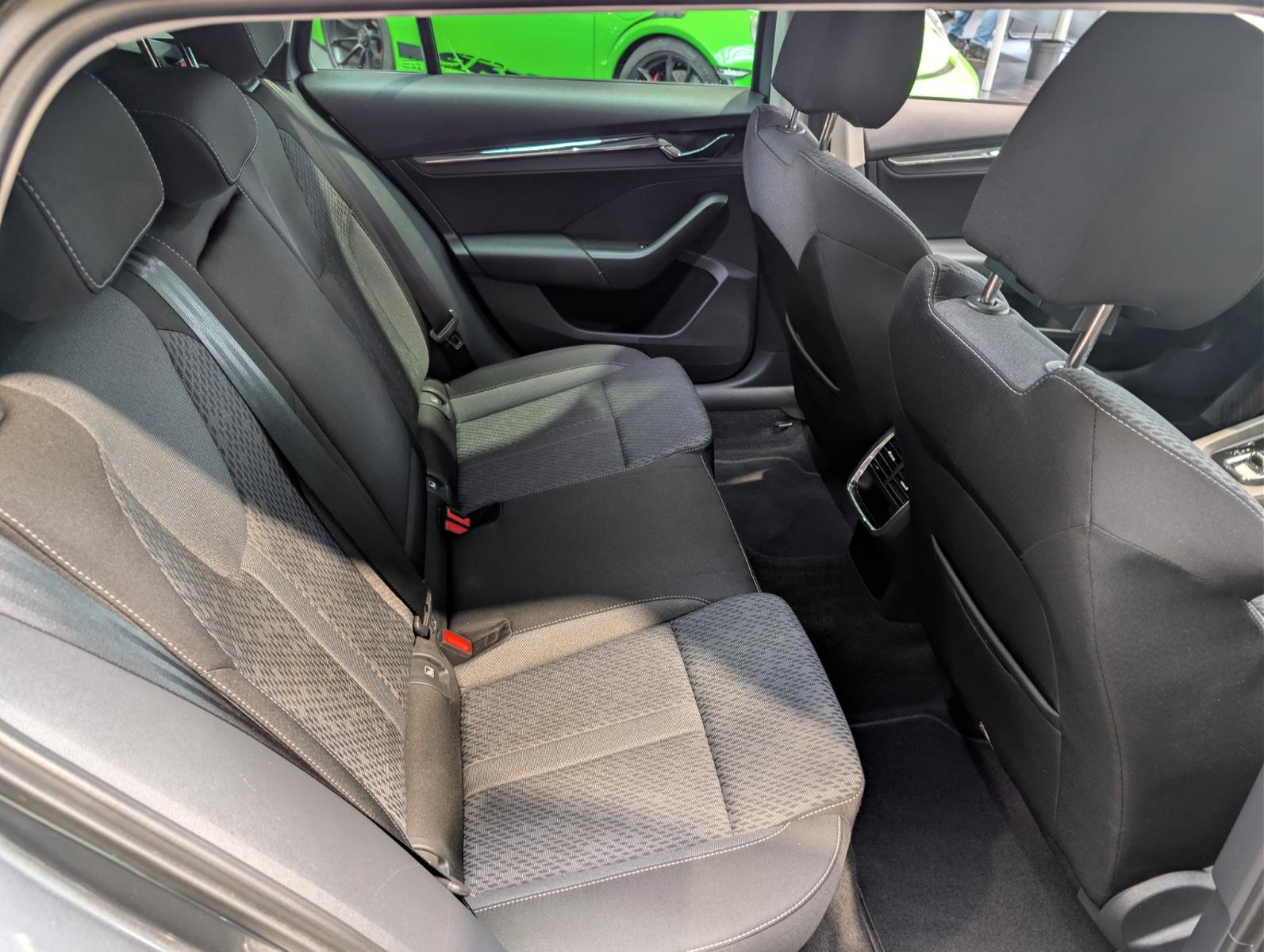 Skoda Octavia Combi 2.0 TDI DSG Style 1.Hand, миниатюра 12