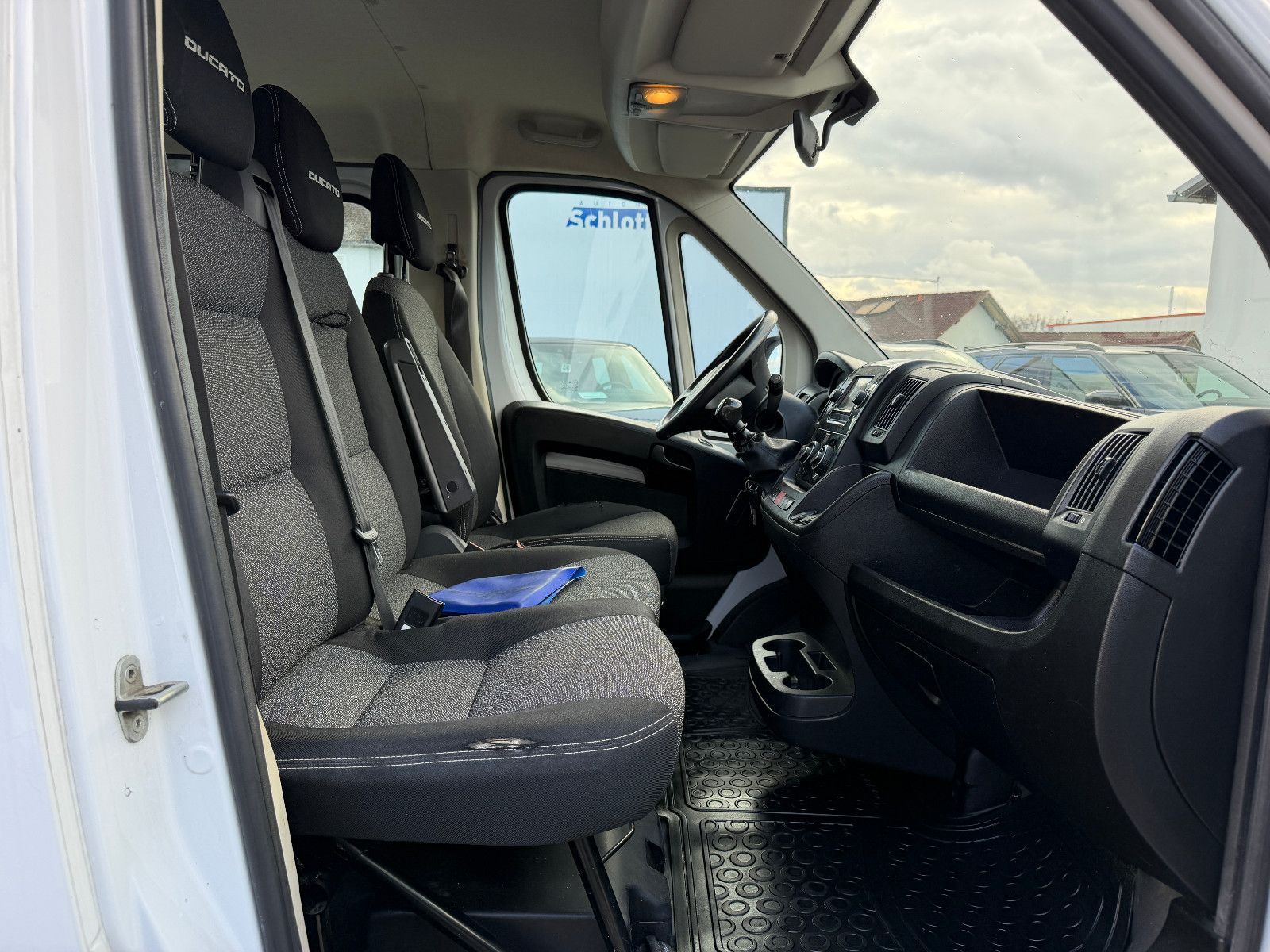 Fahrzeugabbildung Fiat Ducato Pritsche/7-SITZ Doppelk. 35 140 L4 Pritsc