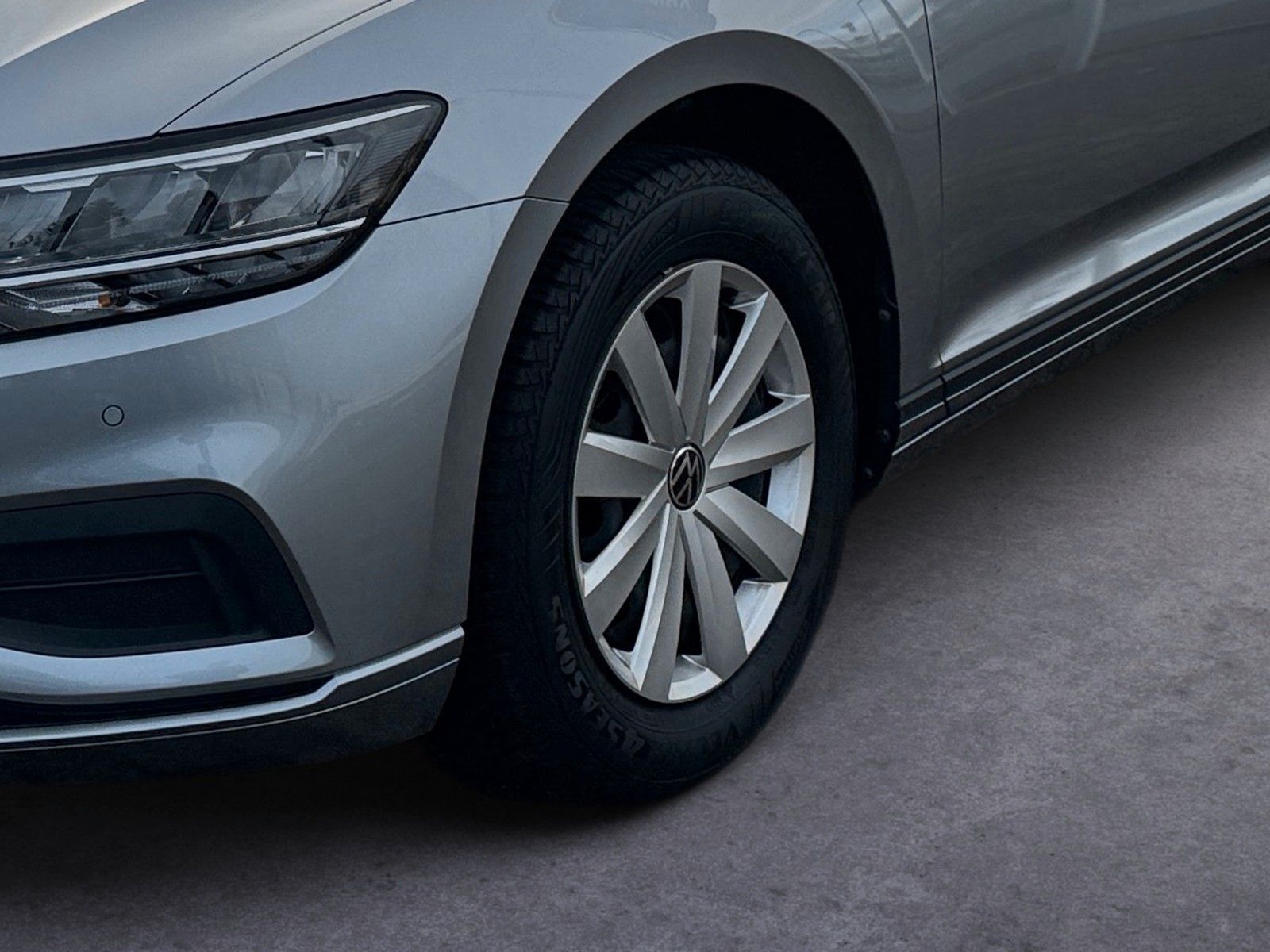 Fahrzeugabbildung Volkswagen Passat Variant Conceptline 1.5 TSI