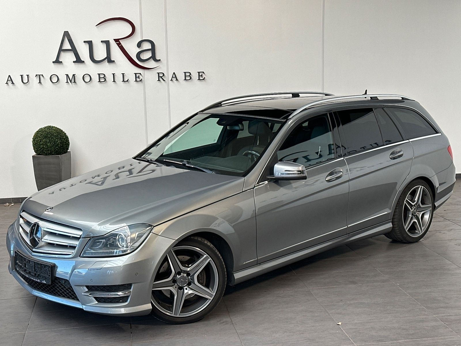 Fahrzeugabbildung Mercedes-Benz C 300 d T 4Matic AMG-Line NAV+PANO+KAM+AHK