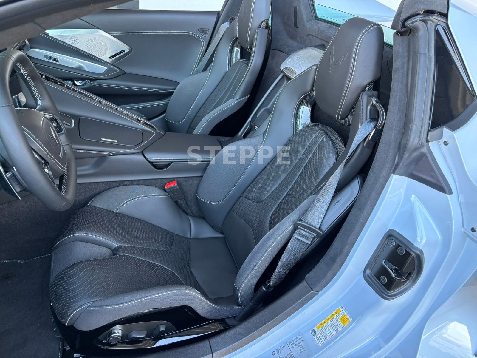 Corvette C8 Stingray Convertible 3LT Europamodell STEPPE