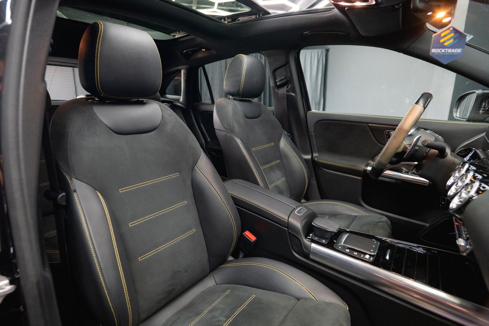 Fahrzeugabbildung Mercedes-Benz GLA 45 S AMG 4Matic | ACC | PANO | BURMESTER
