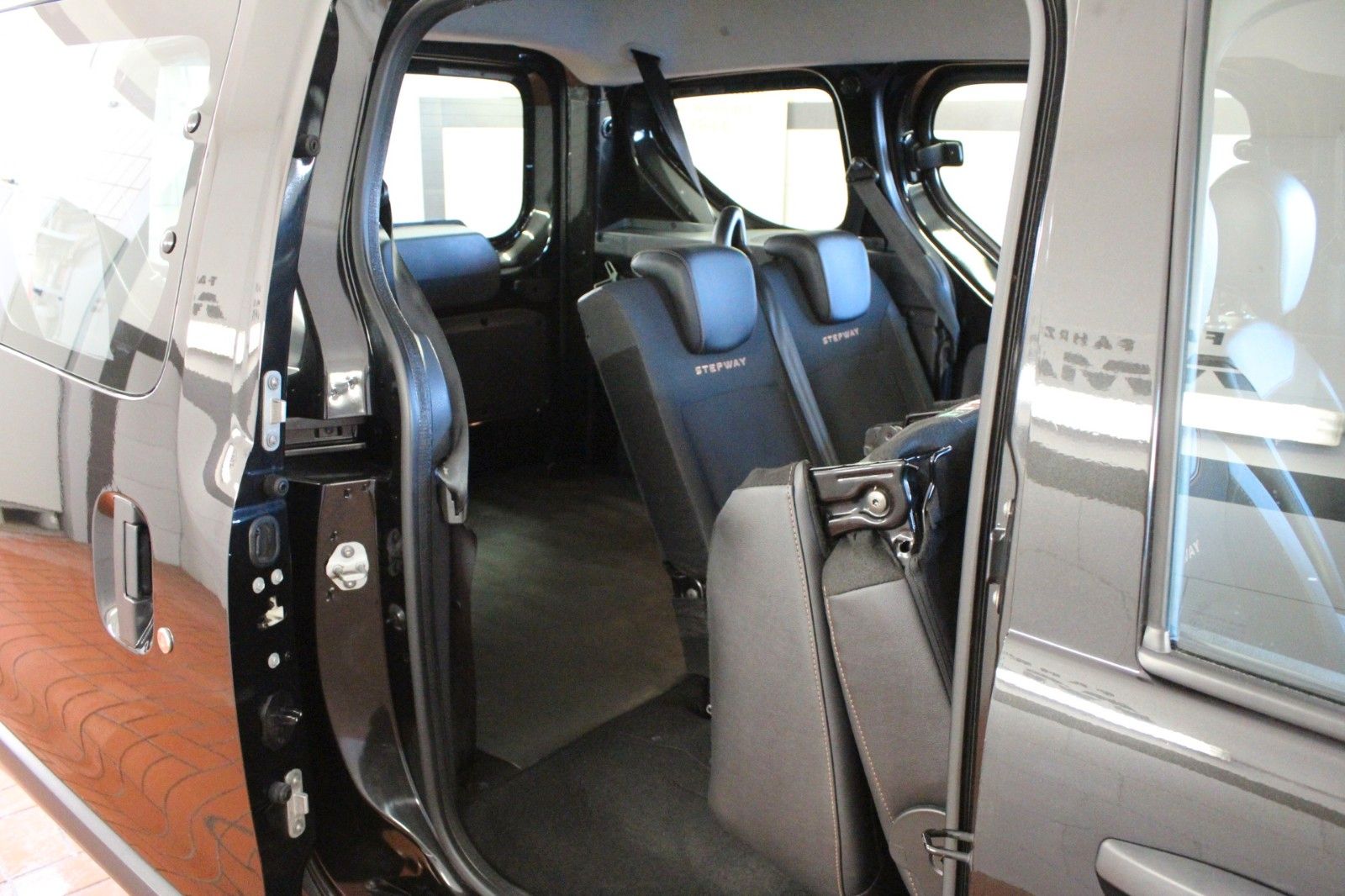 Fahrzeugabbildung Dacia Dokker TCe 115 Stepway *Navi*Klima*AHK