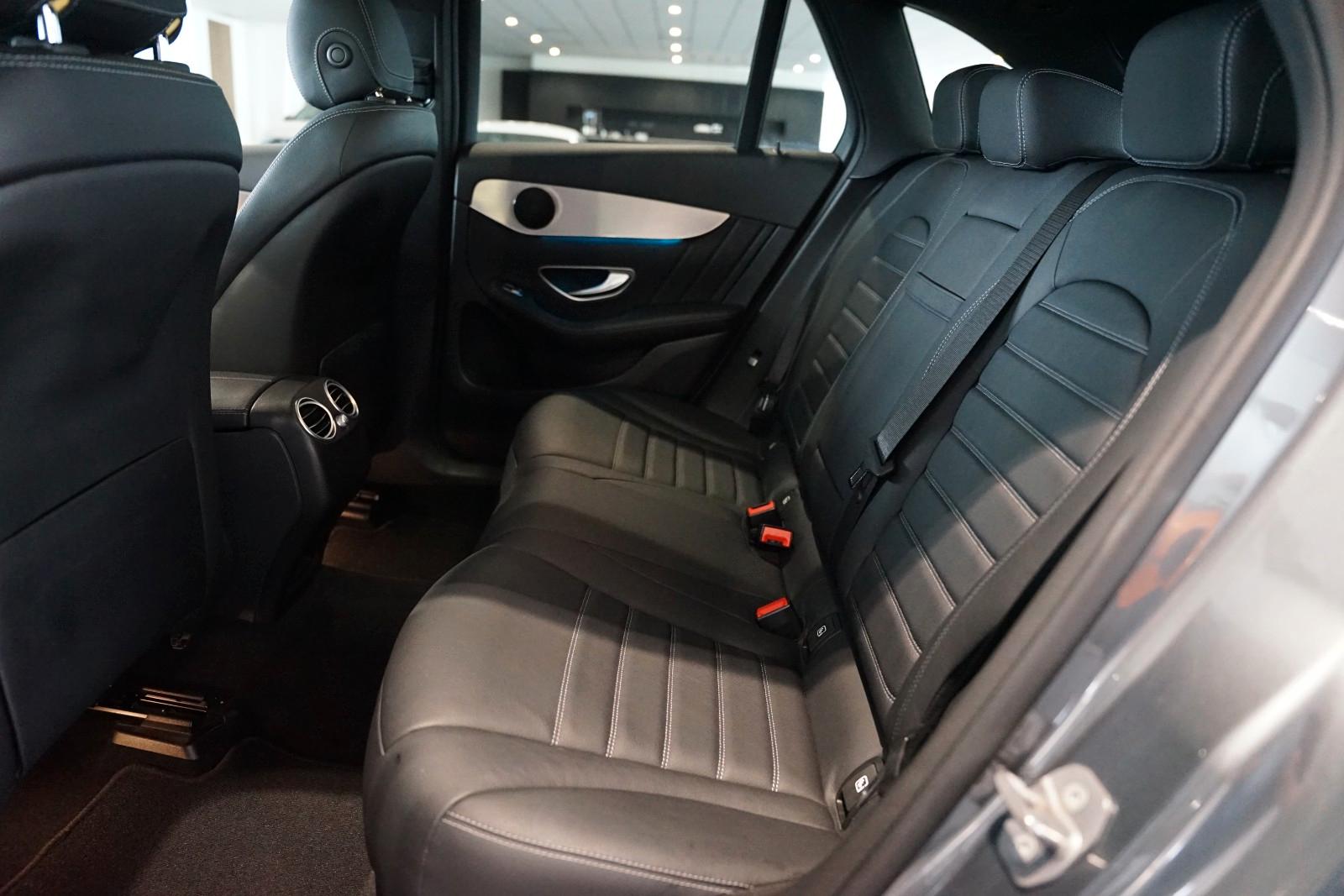 Mercedes-Benz GLC 300 4Matic | AMG | Comand | Pano | AHK