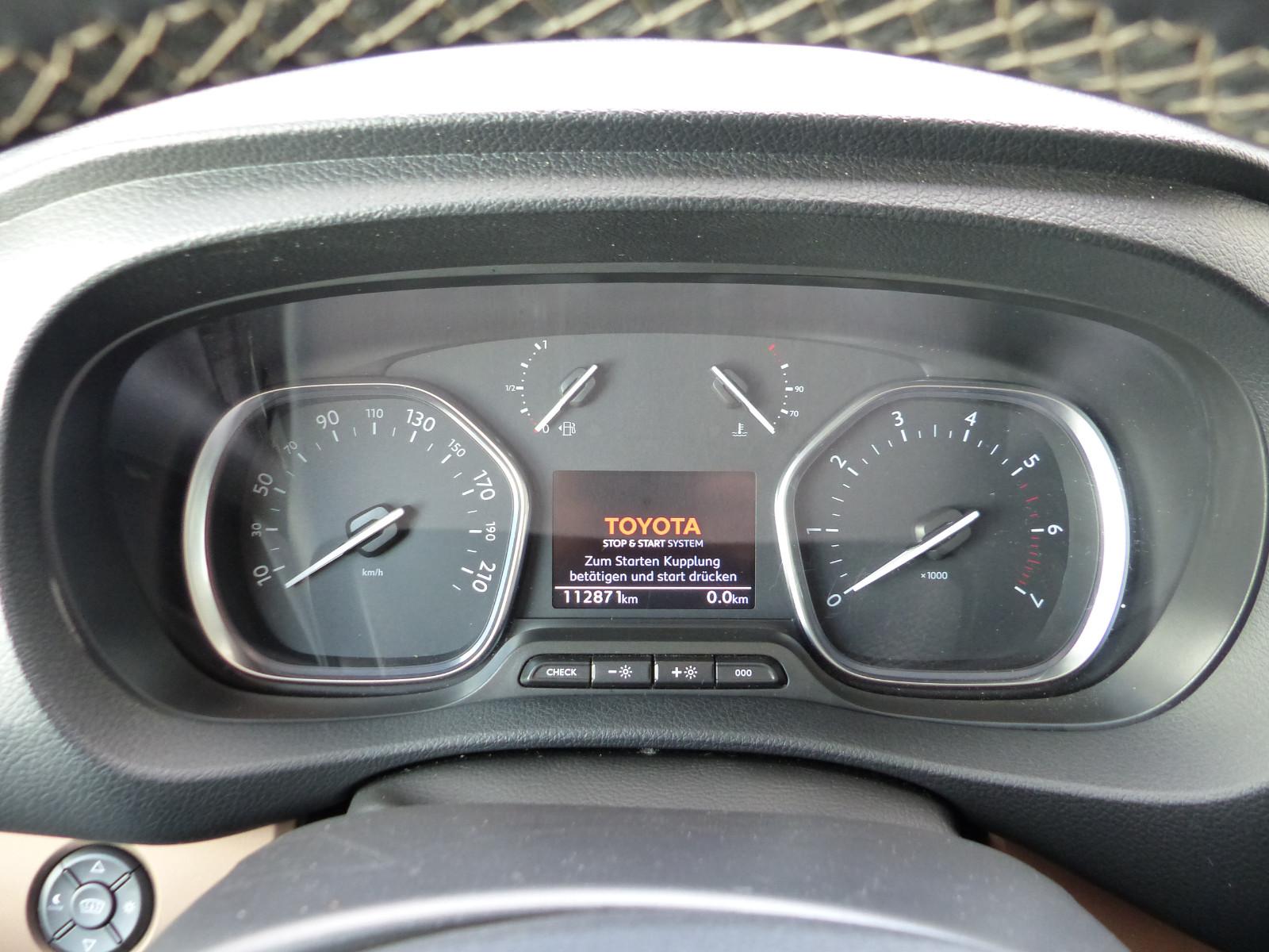 Toyota Proace Verso 2.0D L1 TeamD Navi SHZ 8Sitze Alu