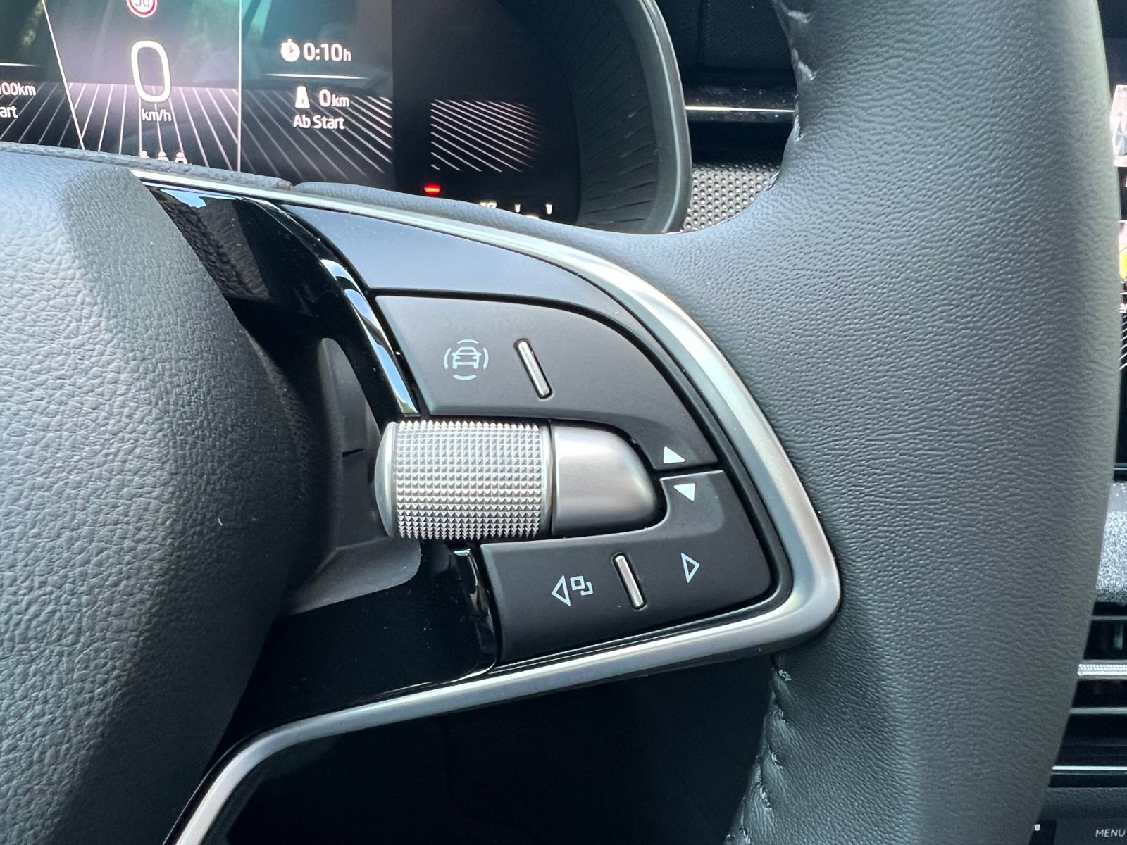 Fahrzeugabbildung SKODA Scala Drive 1.0 TSI *Black Paket, Vorb. AHK, LED