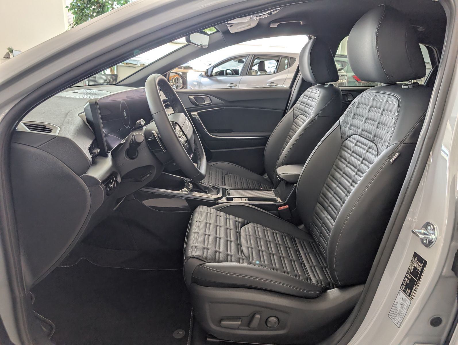 KIA XCeed 1.6 T-GDI 180 DCT Spirit Sitzpaket JBL – Bild 8
