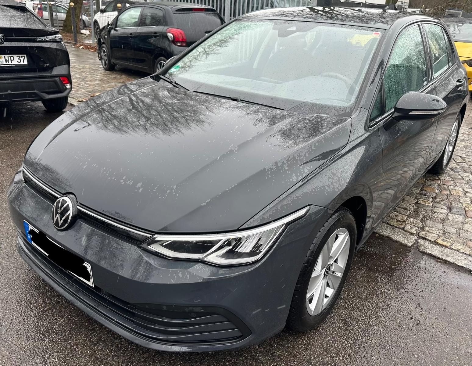 Volkswagen Golf 8 | 2.0 TDI | Life | Navi | LED | PDC