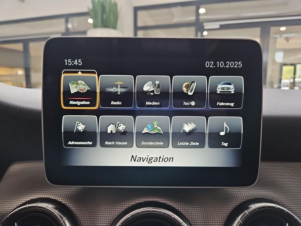 Fahrzeugabbildung Mercedes-Benz CLA 200 SB Progressive Pano Navi KAM LED Sound