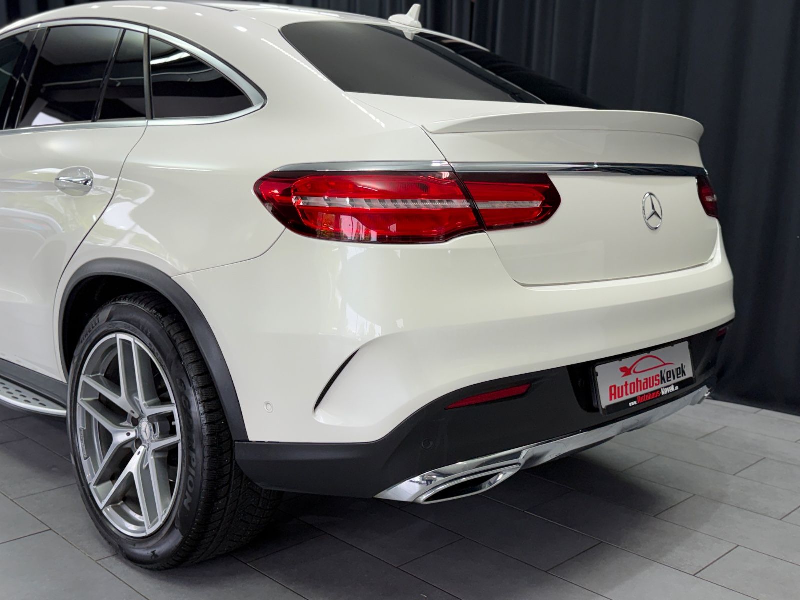 Fahrzeugabbildung Mercedes-Benz GLE 350 d Coupe 4Matic|TV|PANO|AMG-LINE|VOLL|22"