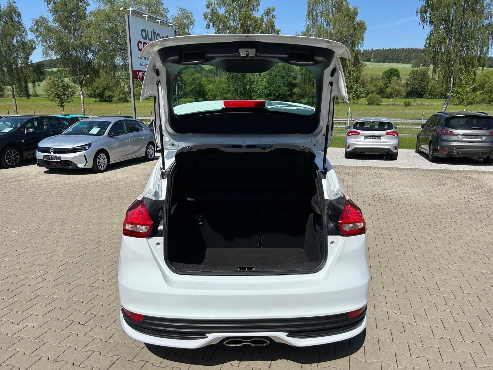 Fahrzeugabbildung Ford Focus Lim. ST°250 PS°Leder Sport Paket°Tüv NEU°