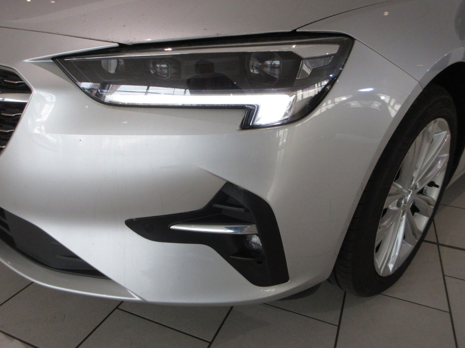 Fahrzeugabbildung Opel Insignia B ST 2.0D B.Elegance LED/SHZ/LHZ/R´CAM