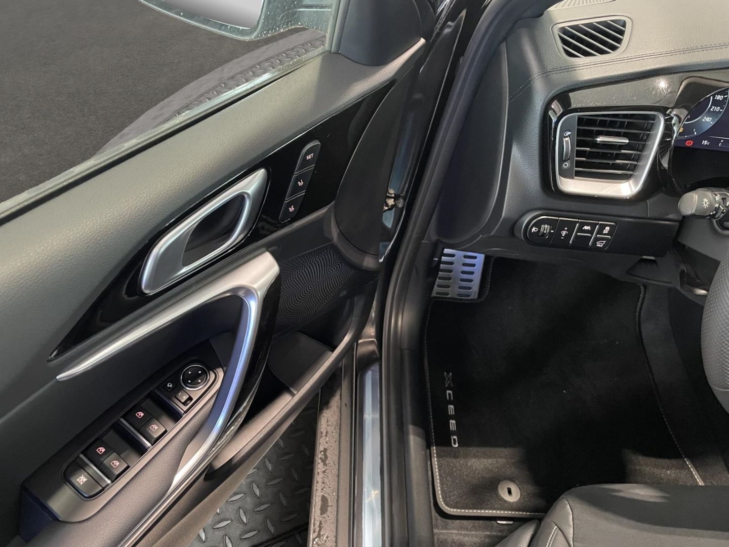 Fahrzeugabbildung Kia XCeed GT Line Navi Leder Digitales Cockpit Memor