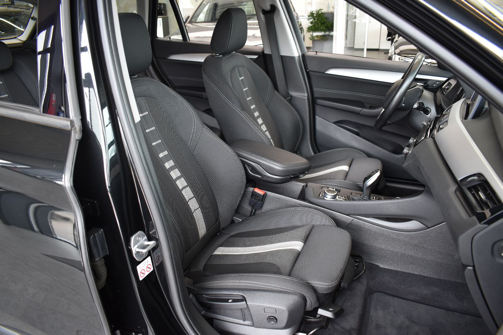 BMW X1 sDrive18d Automatik Navi3D~DAB~PDC~Sportsitze foto 10