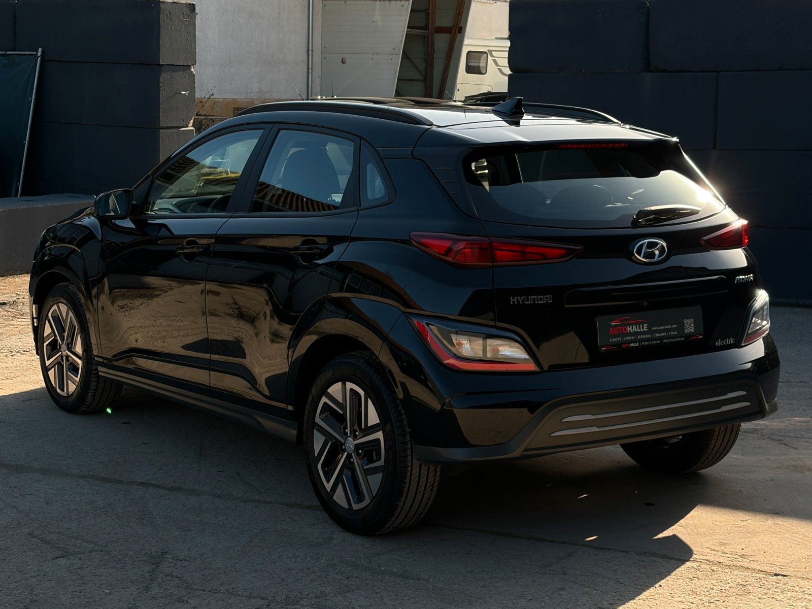 Fahrzeugabbildung Hyundai KONA E Select 39kW ACC LKA LFA CarPlay SHZ LHZ