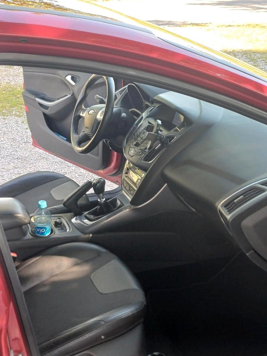 Ford Focus 2013 — photo 15