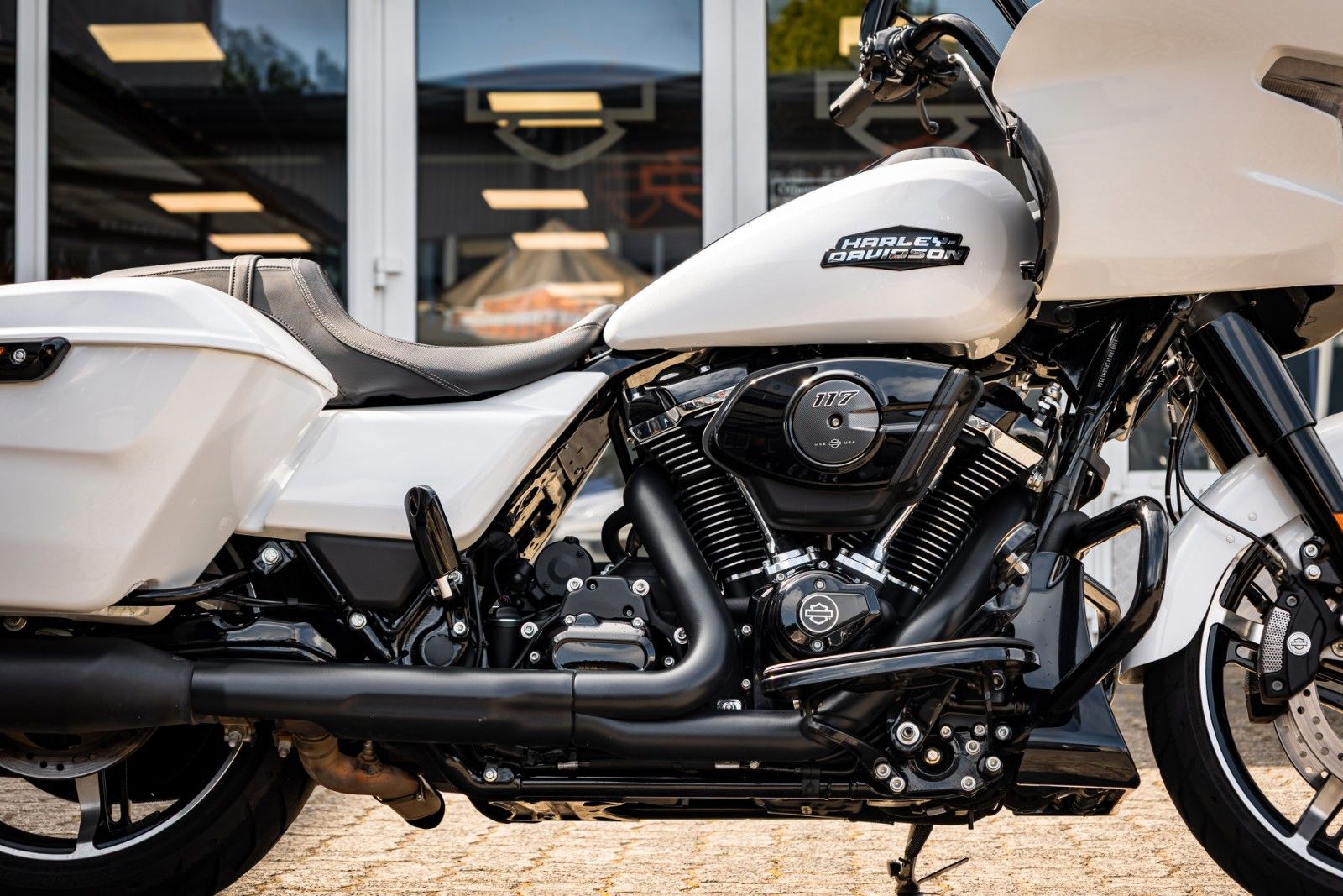 Fahrzeugabbildung Harley-Davidson ROAD GLIDE FLTRX 117cui - Screamin Eagle Auspuff