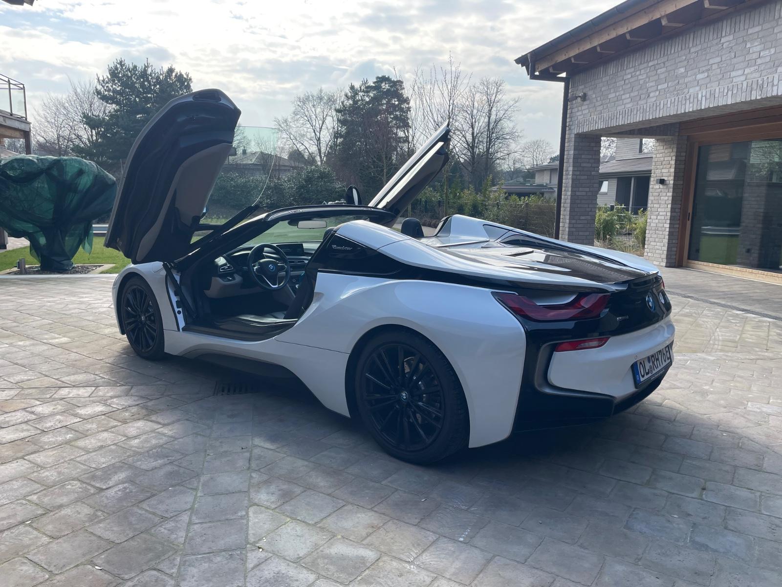 BMW i8 Roadster /Servi+Reifen neu 92,8% Batterie