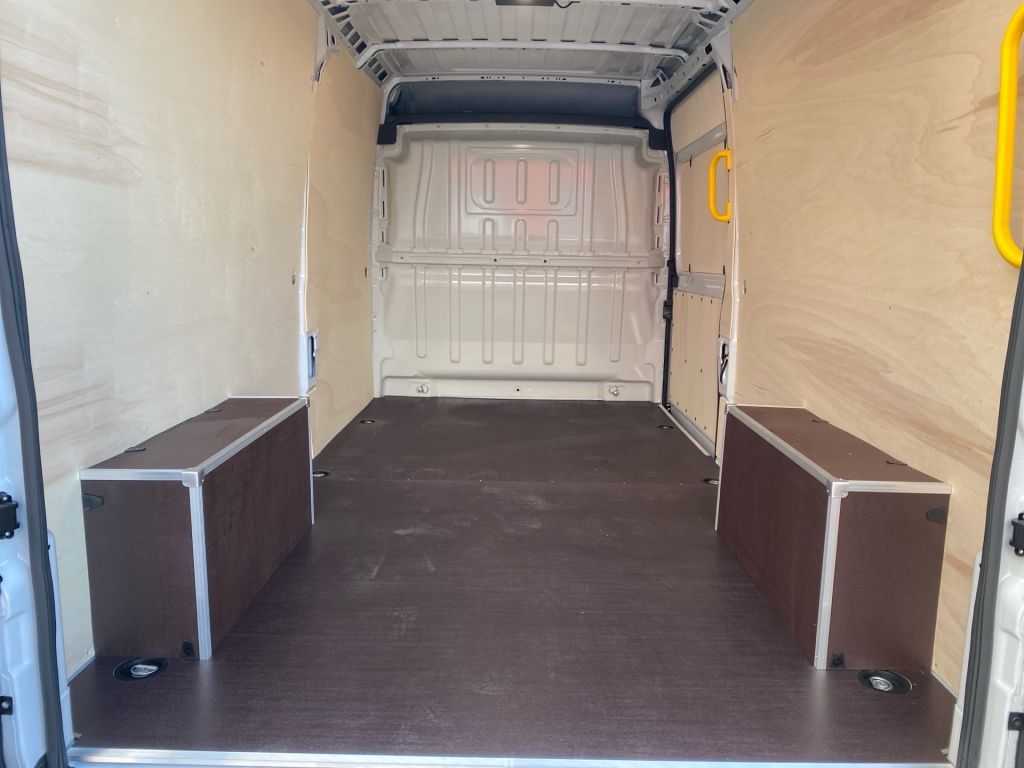 Fahrzeugabbildung Citroën Jumper 2.2 BlueHDi 140 L3H2 Autm.