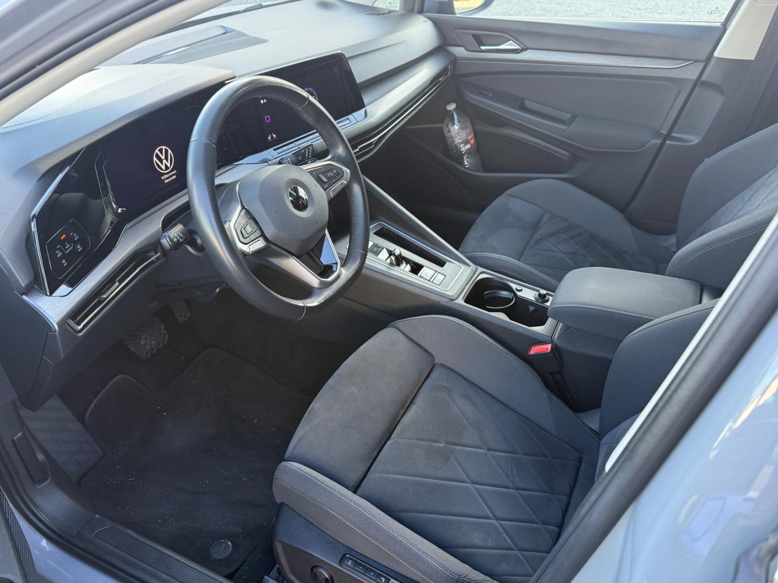 Volkswagen Golf VIII Lim. Style Matrix/Pano/StandHZ/HUD/Kam, миниатюра 3
