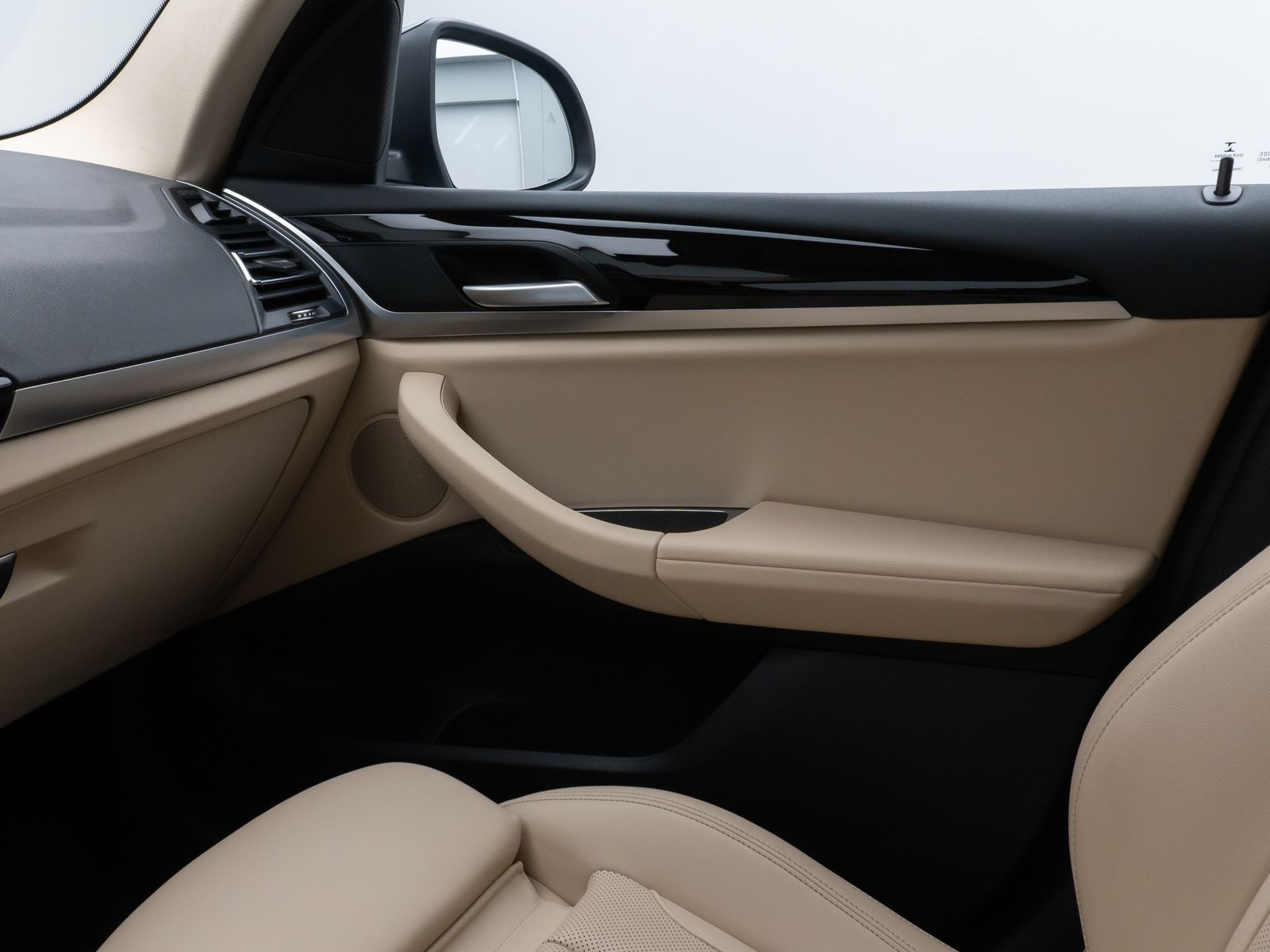 Fahrzeugabbildung BMW X3 xD20d  Kamera DAB HiFi Lnkrhzg Komfort Sport