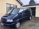 Volkswagen T4 Caravelle 2,5-l-Diesel TDI 111kW Blau  - Volkswagen T4: 111kw