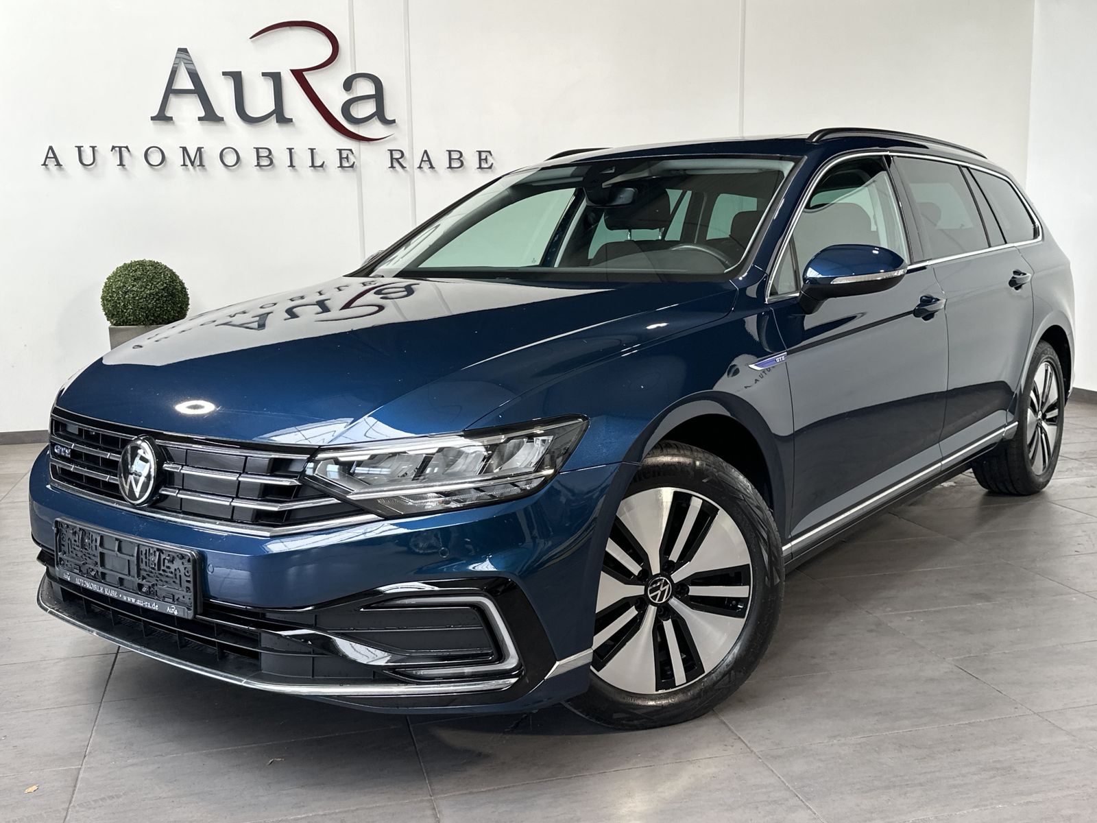 Fahrzeugabbildung Volkswagen Passat Variant 1.4 TSI DSG GTE NAV+LED+AHK+PANO