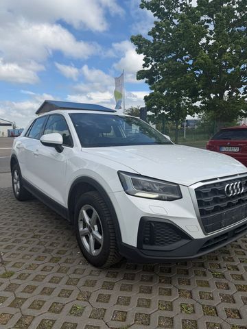 AUDI Q2 30 TDI TÜV Neu
