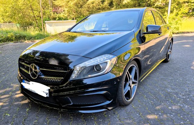 MERCEDES-BENZ A 180 AMG Line - Top Zustand &amp; Austattung