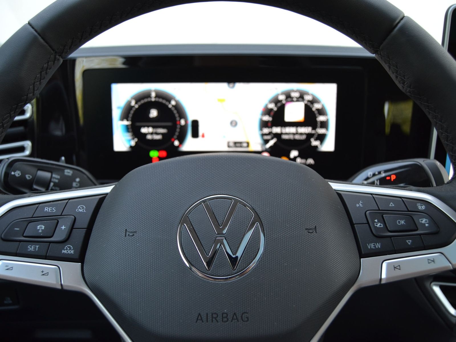 Tiguan 2.0 TDI DSG Elegance AHK/IQ.DRIVE-PAKET/M