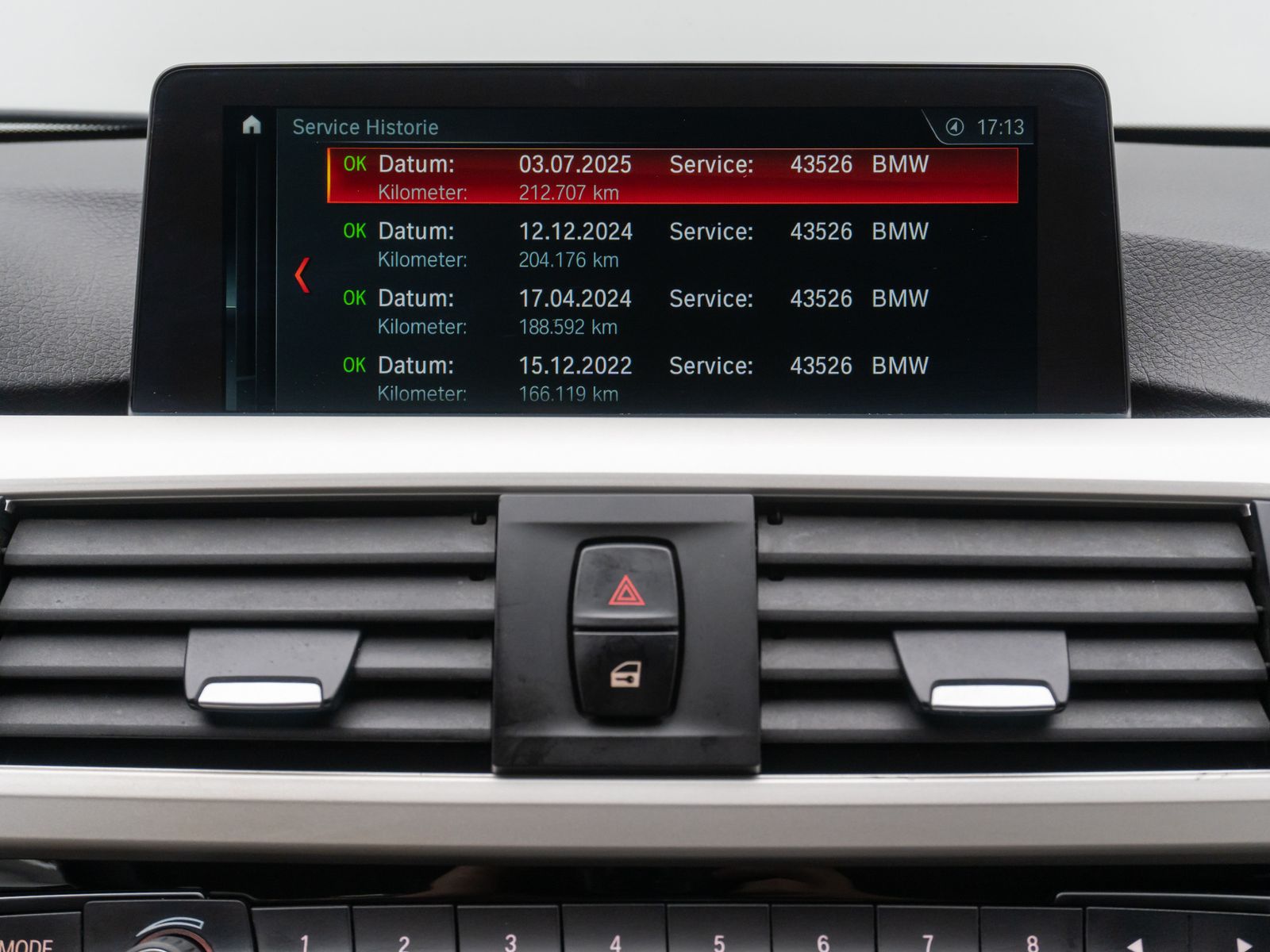 Fahrzeugabbildung BMW 318d NaviPro WLANLordos PDC LED Komfort Alarm