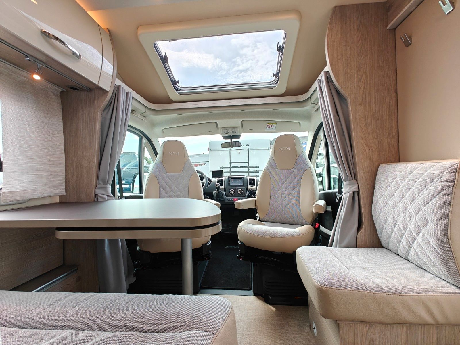 Fahrzeugabbildung Bürstner Nexxo Van T 620 G - SAT, TV, Navi, Einzelbetten