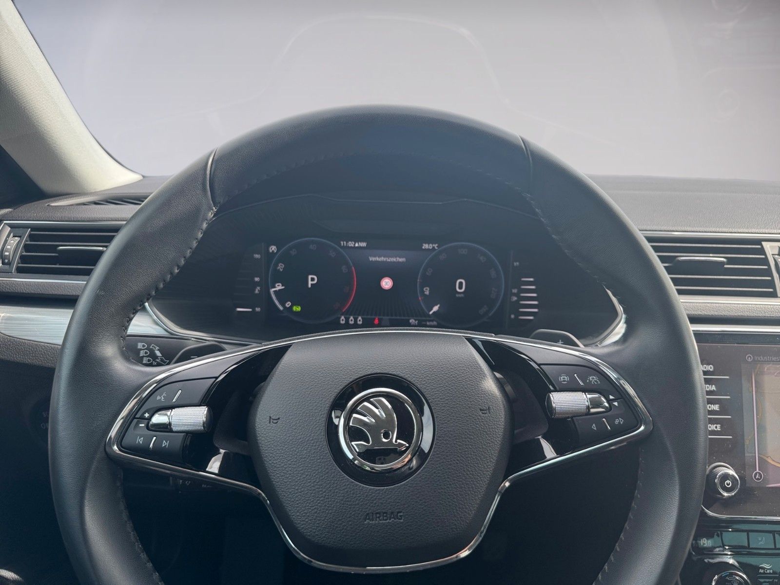 Fahrzeugabbildung SKODA Superb Combi Ambition 1.5 TSI