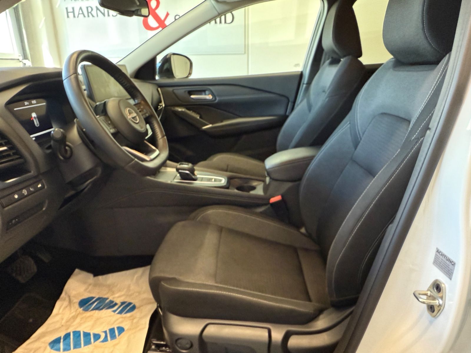 Fahrzeugabbildung Nissan Qashqai N-Connecta 1.3DIG-T Business Technologie