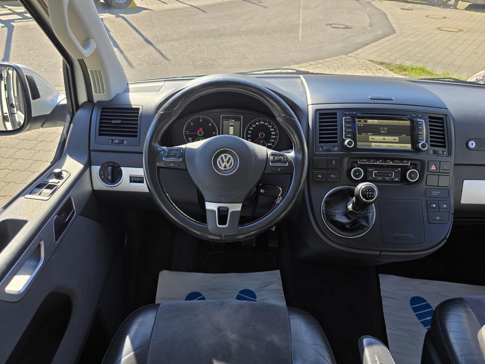 Volkswagen T5 Transporter Bus Multivan Edition 25