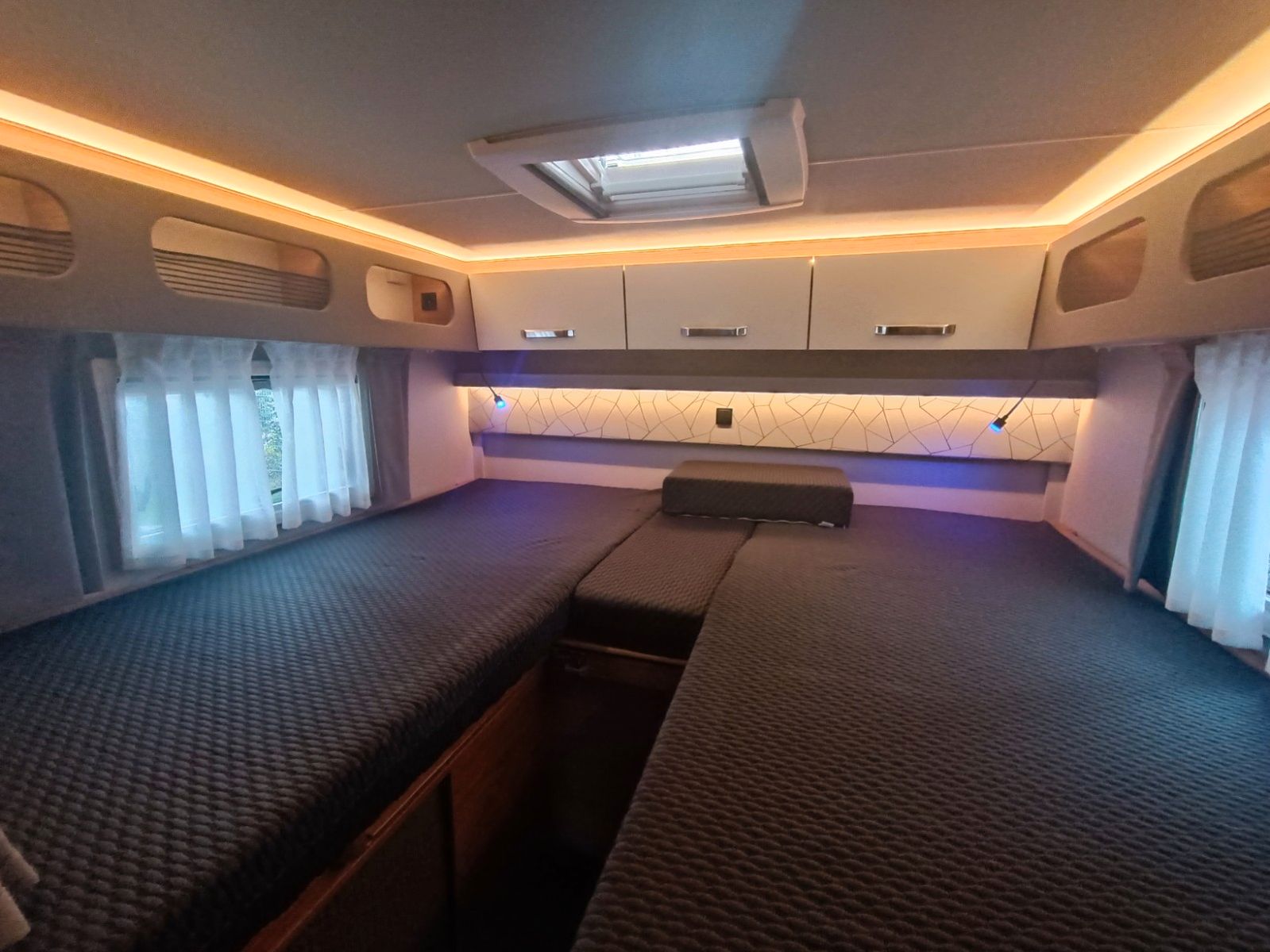 Fahrzeugabbildung Weinsberg CaraSuite 700 MEG Ford *Automatik*TV*Xenon