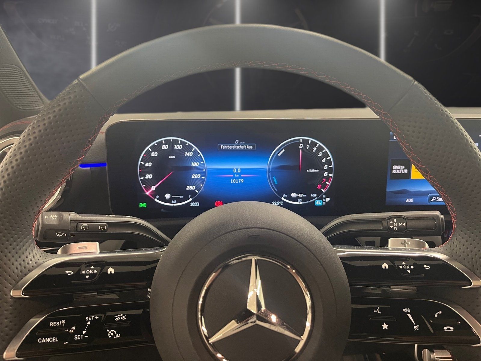 Fahrzeugabbildung Mercedes-Benz CLA 250 e SB AMG+*Pano*HUD*Distronic*Night*360°
