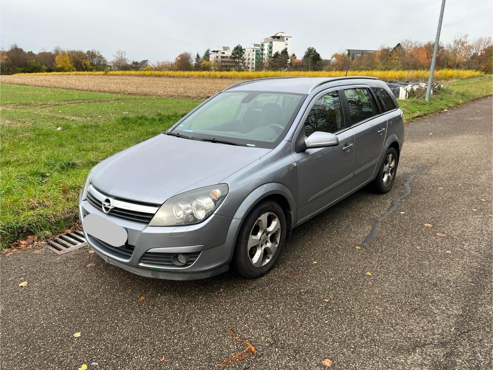 Opel Astra 2005 — interior