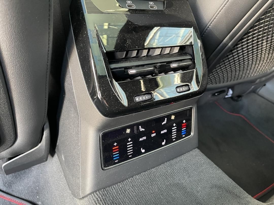 Fahrzeugabbildung Audi A6 Avant 3.0 TFSI quattro 360,HUD,Kamera,LED,LM