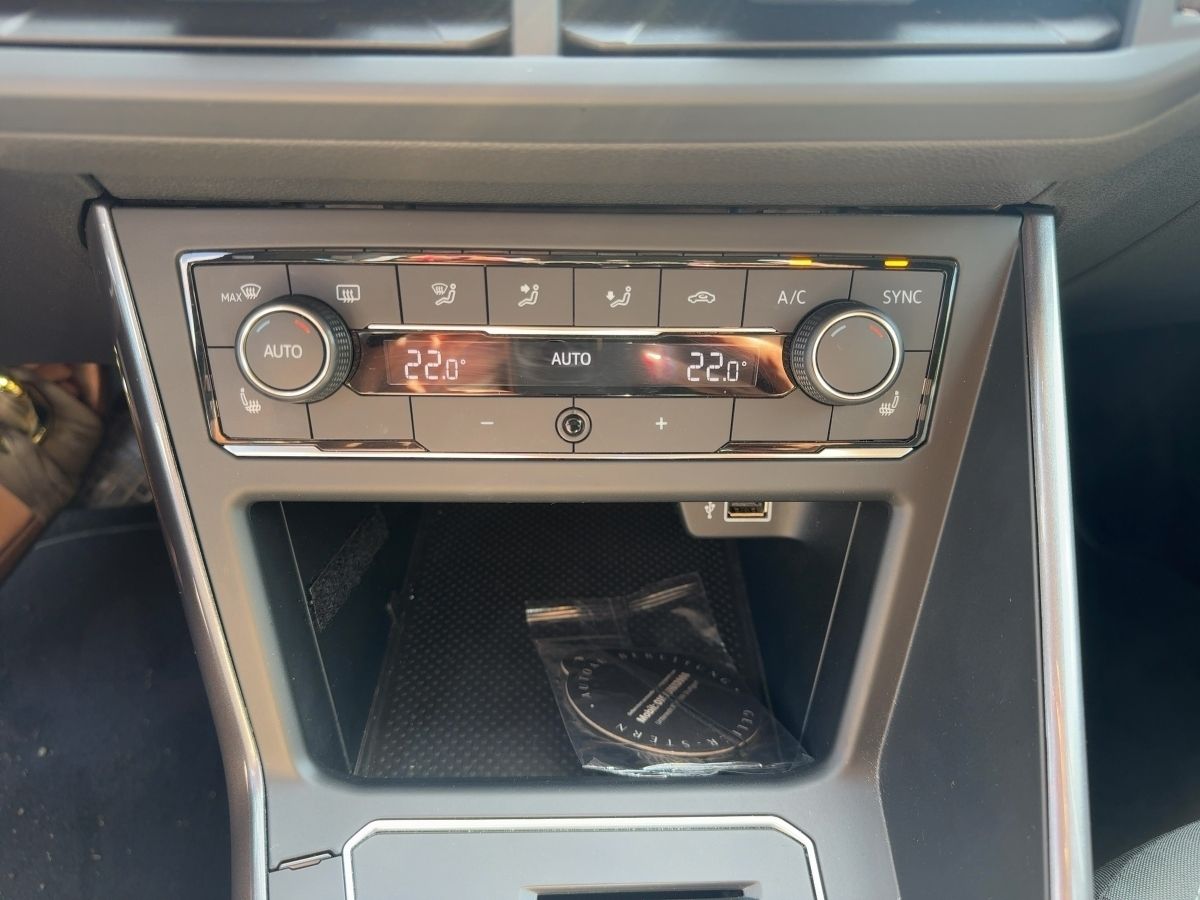Fahrzeugabbildung Volkswagen Polo 1.0 TSi Highline DSG Climatronic Navi