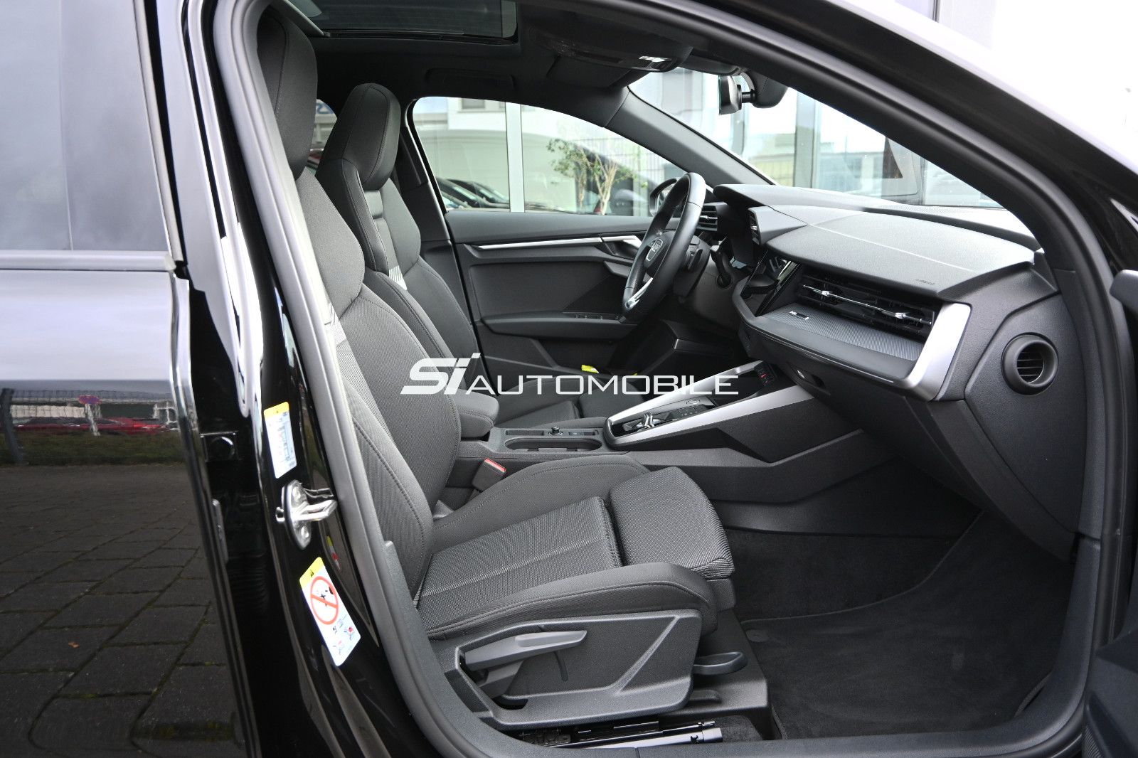 Fahrzeugabbildung Audi A3 35 TFSI S tro. Limousine °ACC°PANO°HEAD-UP°