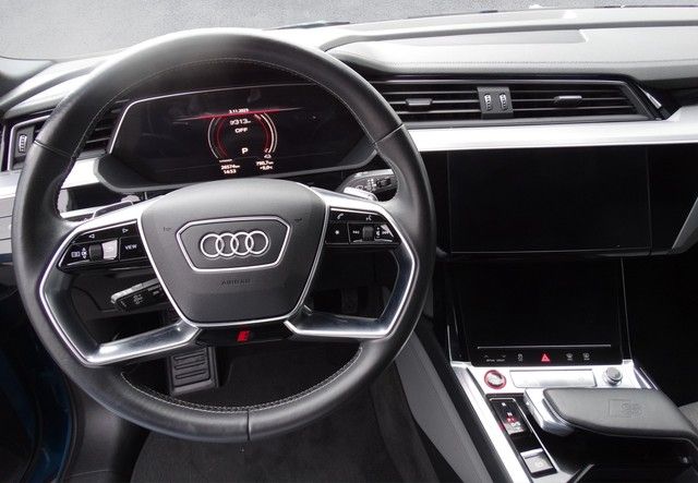 Fahrzeugabbildung Audi e-tron S quattro *AHK*Sitzheizung*