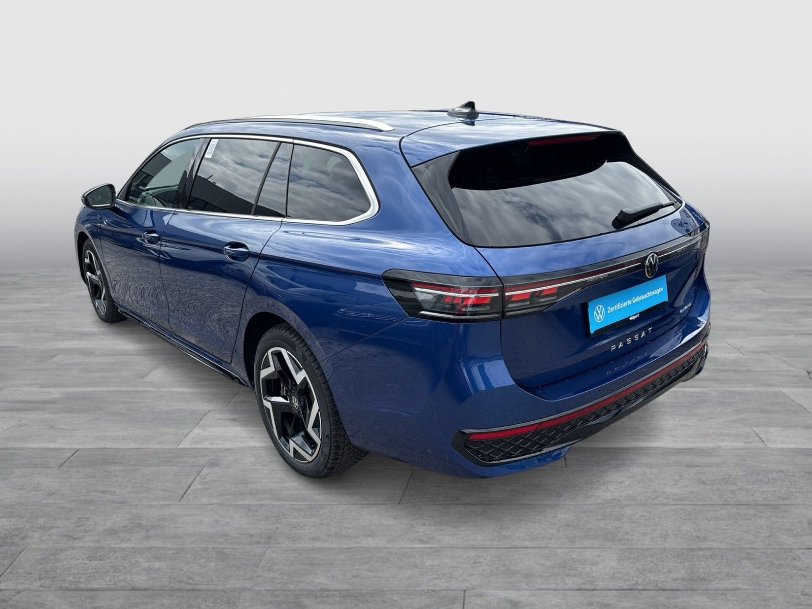 Volkswagen Passat Variant 1.5 HYBRID R-LINE AHK 360°CAM ACC foto 5