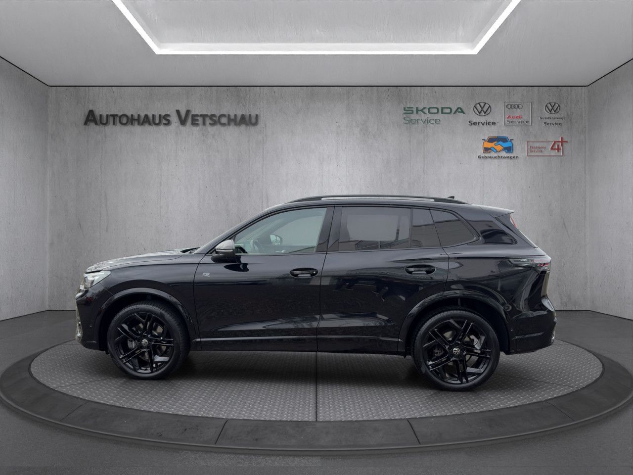 Volkswagen Tiguan R-Line 2.0 TDI 4M HuD/AHK/STHZ/PANO/LM20 imagem 2