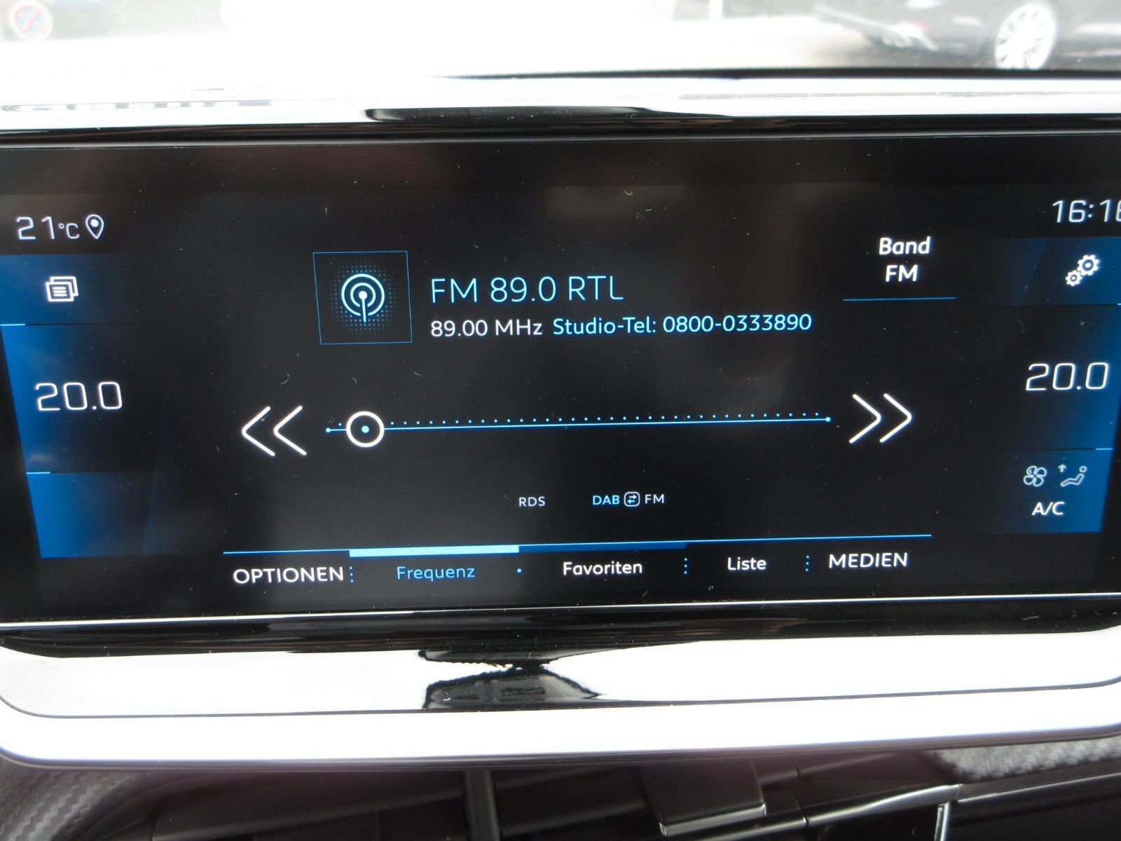 Fahrzeugabbildung Peugeot 208 Allure 1.2T LED/NAVI/PDC/R´CAM/VIRTUAL/TEMPO