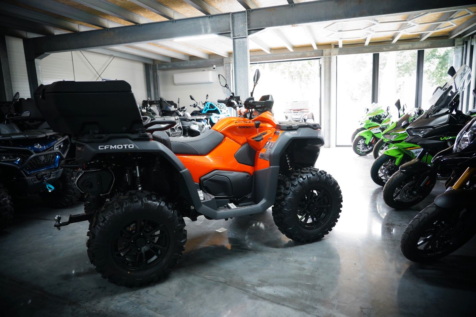 Fahrzeugabbildung CFMOTO CForce 1000 Touring incl. Koffer 4 J. Garantie