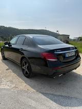 Mercedes-Benz E 300 e Autom. - - Mercedes-Benz E 300 mit Hybrid-Antrieb