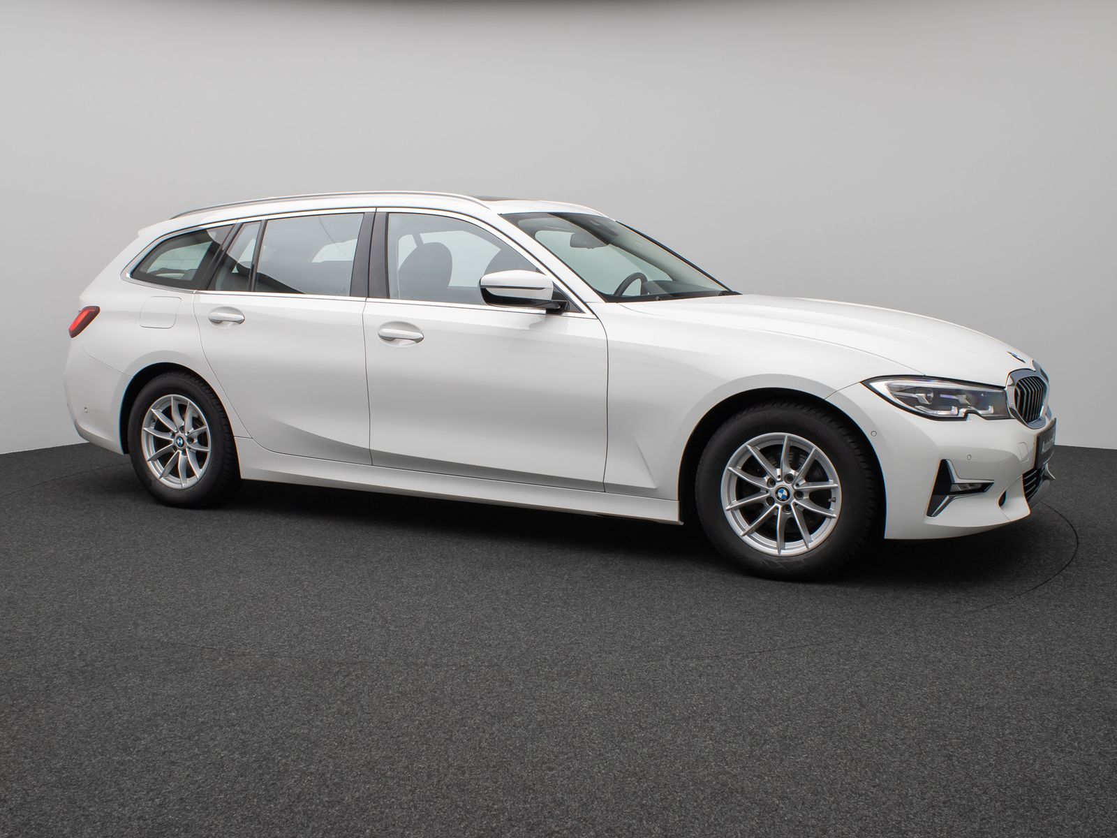 Fahrzeugabbildung BMW 320d  Luxury Line Panorama Kamera DAB AHK Alarm